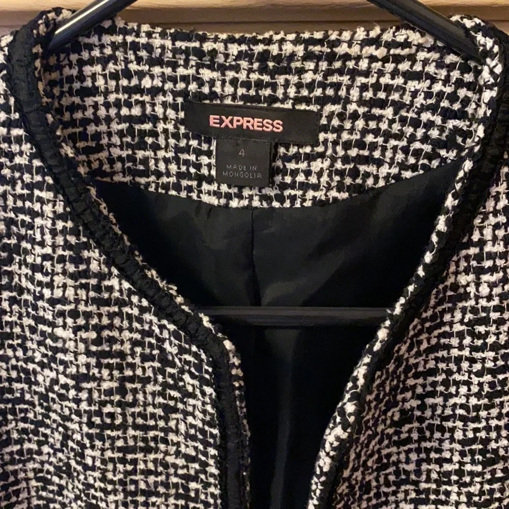 Express Jacket - Picture 2 of 8